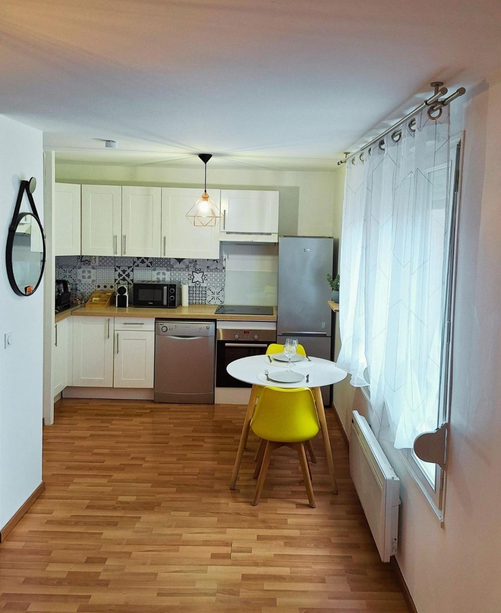 Le Fatsia - Rennes Gare T2 Appartement Buitenkant foto