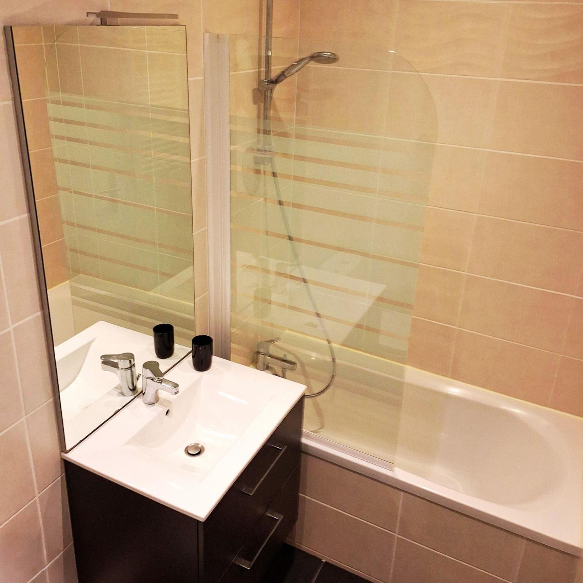 Le Fatsia - Rennes Gare T2 Appartement Buitenkant foto